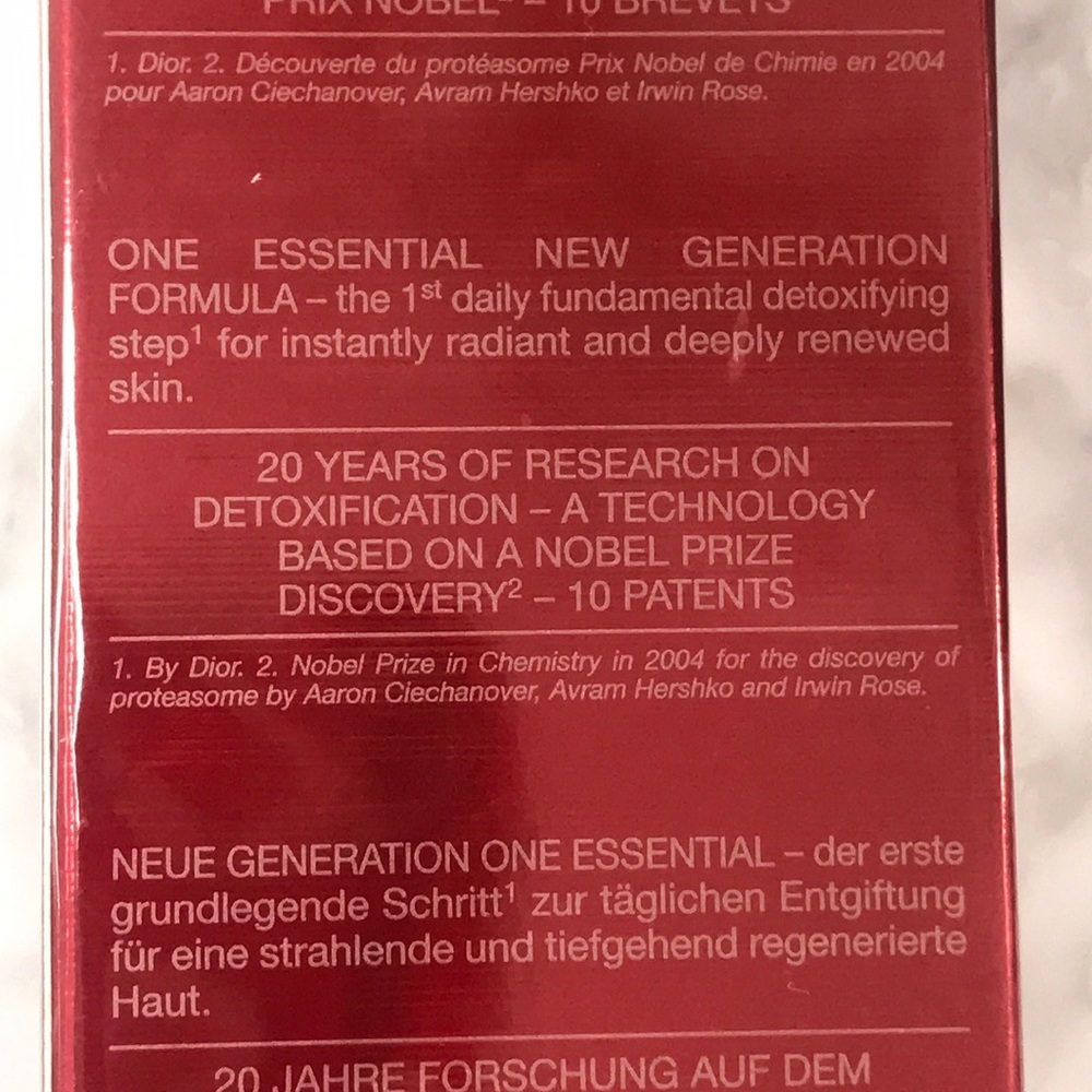 Dior One Essential Intense Skin Detoxifying Serum - Picture 3 of 7